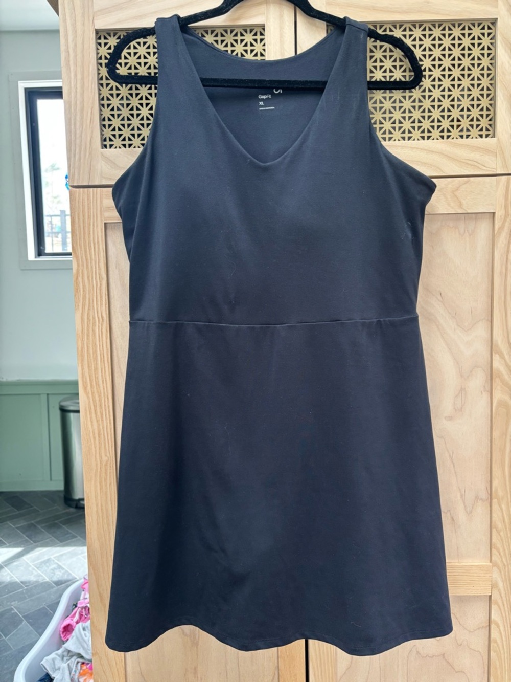 GAP Black Sleeveless V-Neck A-Line Dress